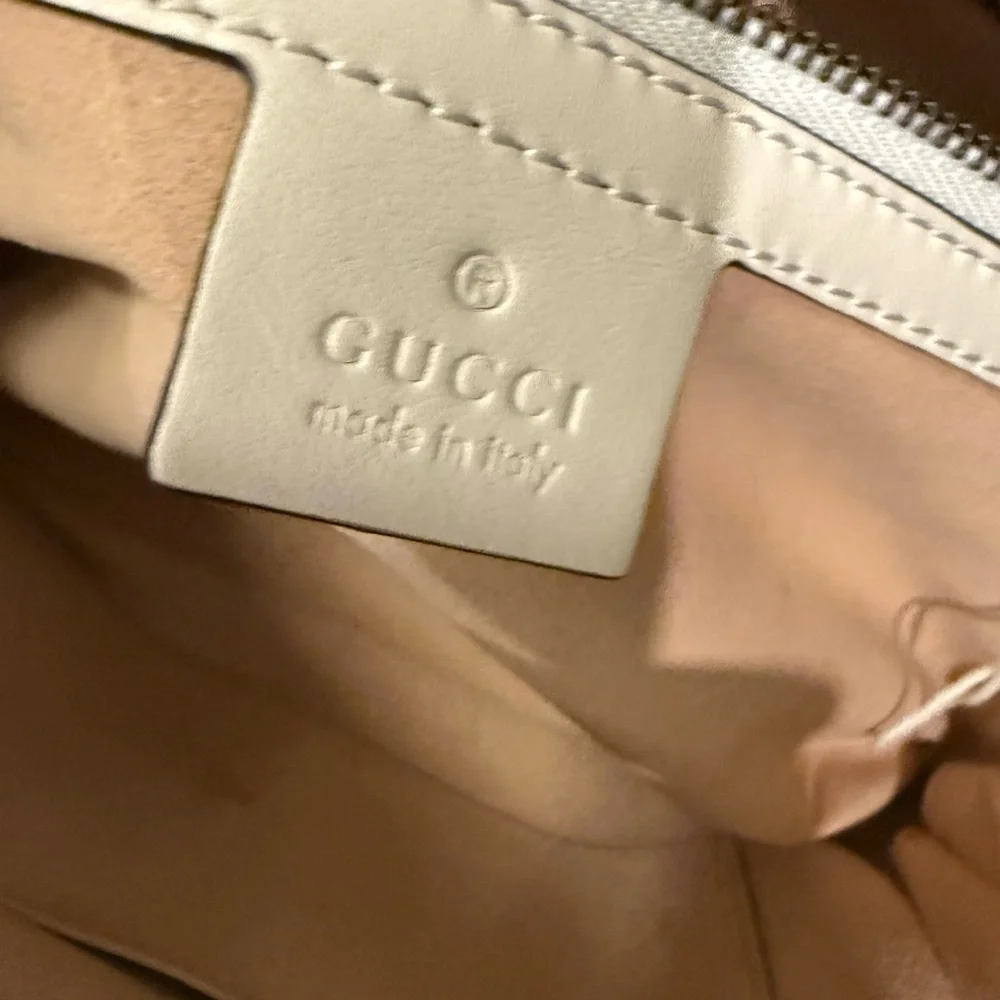 Gucci Cream Quilted Crossbody Bag with Gold Accents - Picture 9 of 13